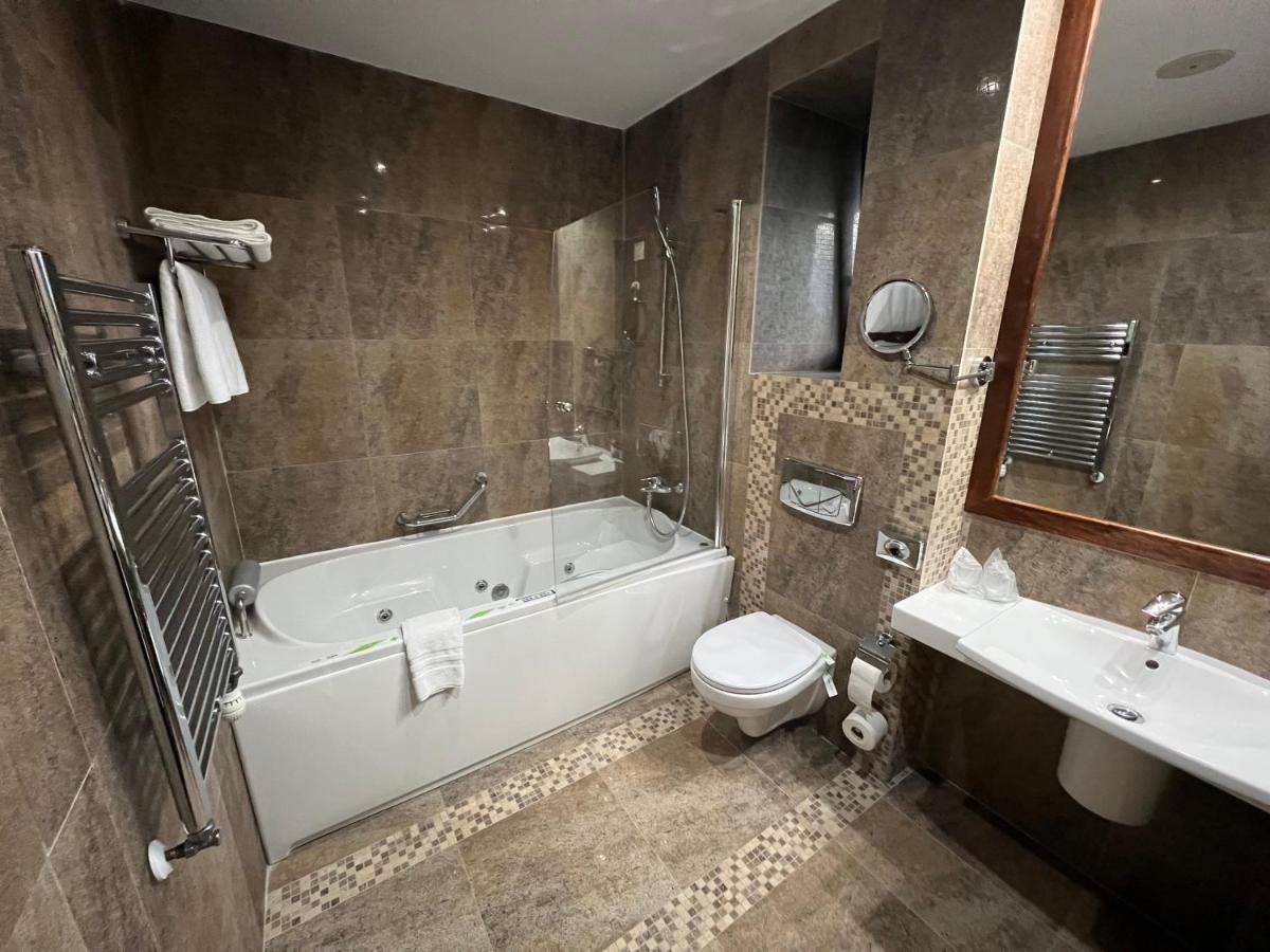 بويانا براسوف Alpin Resort Apartments Deluxe 2406 المظهر الخارجي الصورة